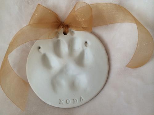 Basic Paw with engraving, no hearts